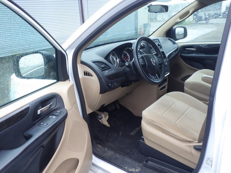 2014-dodge-grand-caravan-image-5