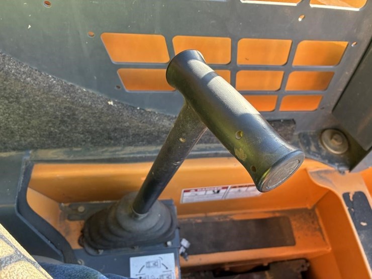 2018-manitou-1050r-image-11