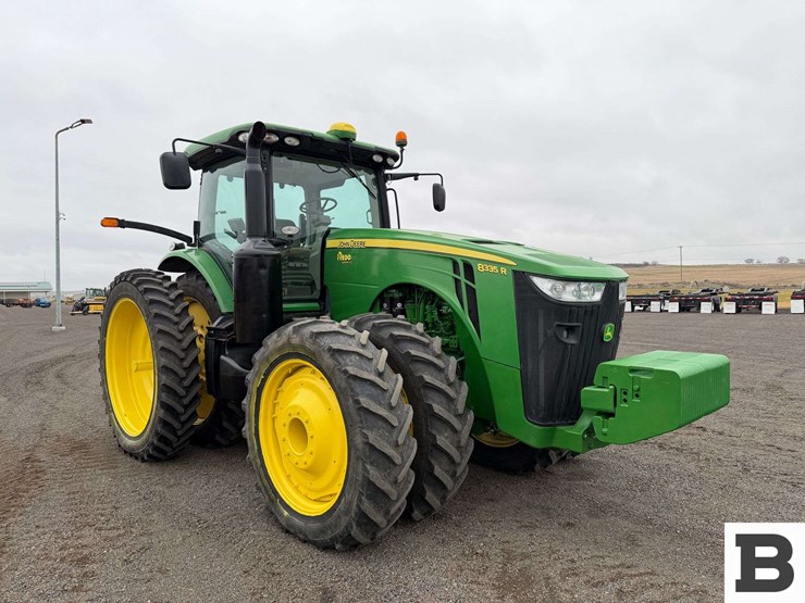 2012-john-deere-8335r-image-8