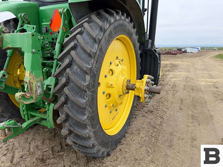 2012-john-deere-7215r-image-35