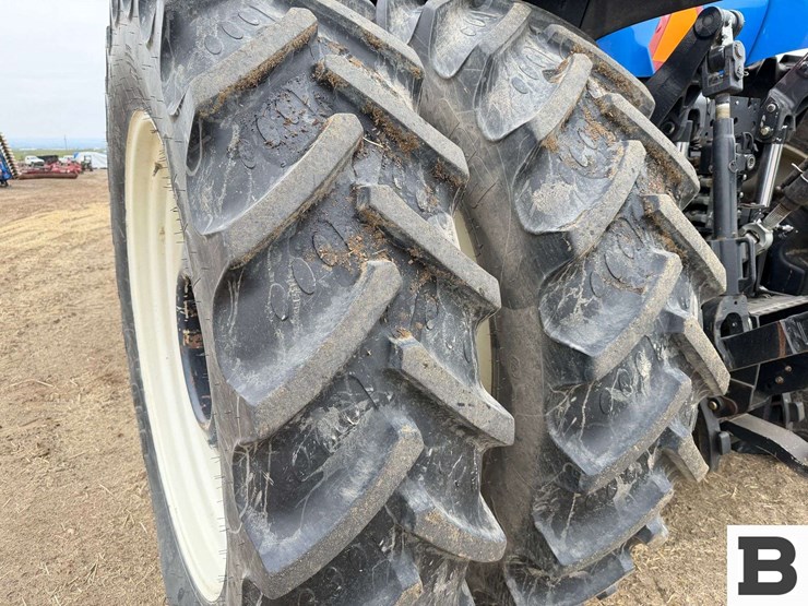 new-holland-t8.330-image-30