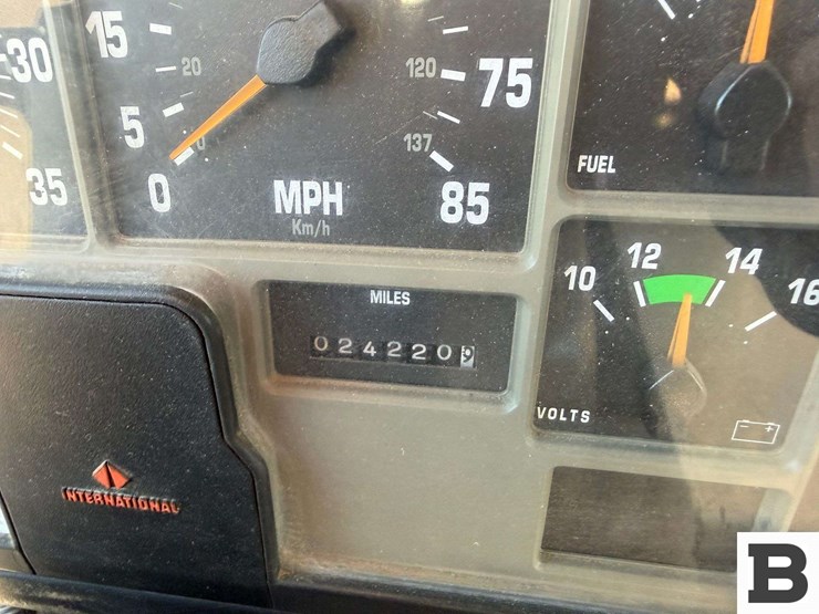 1992-international-4800-image-49