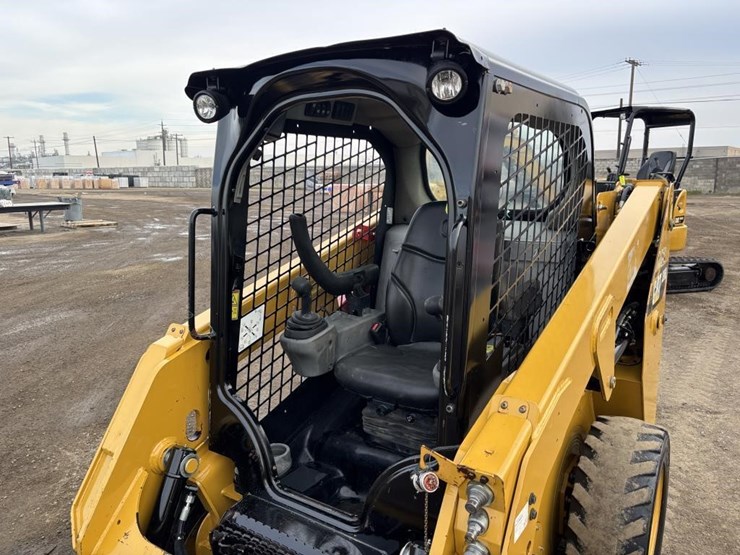 2018-caterpillar-226d-image-19