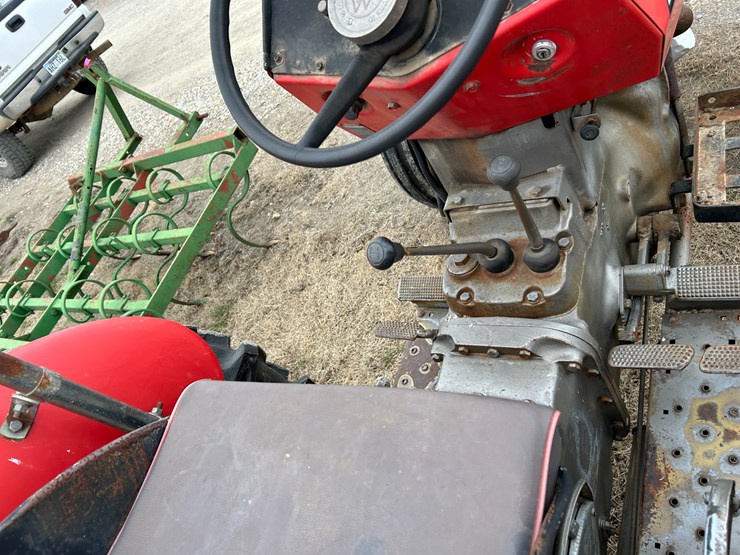 massey-ferguson-230-image-12