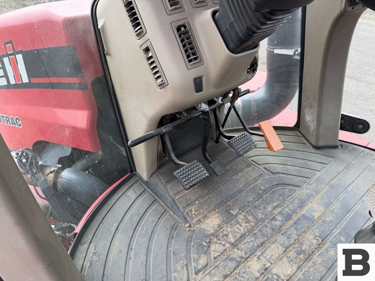 2012-case-ih-600-image-95