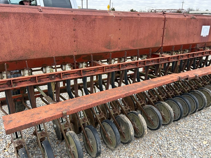 #37763-•-tye-14’-grain-drill-image-6