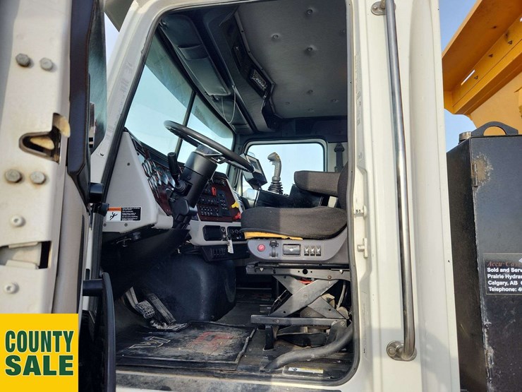 2015-western-star-4700-image-16