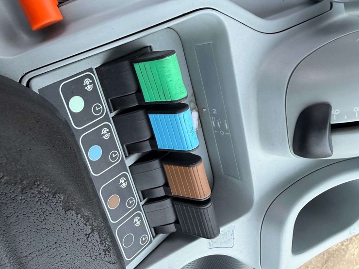 new-holland-t8.330-image-84