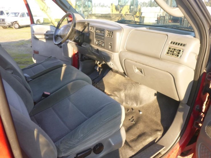 2003-ford-f550-image-16