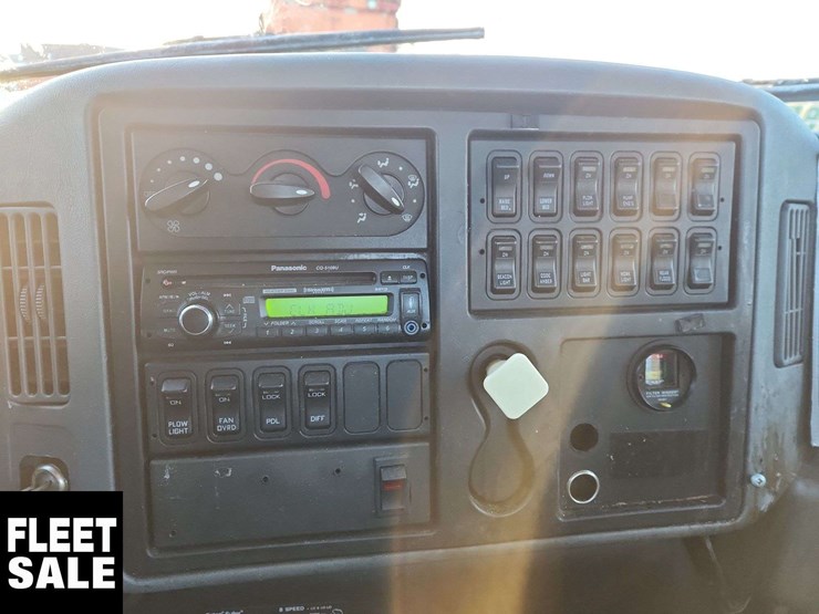 2005-international-workstar-7400-image-22