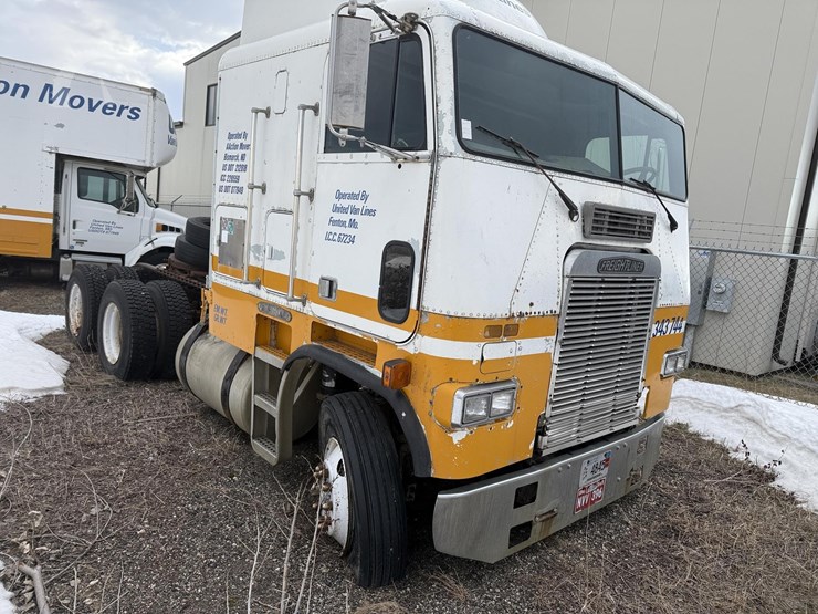 1983-freightliner-800-coe-image-1