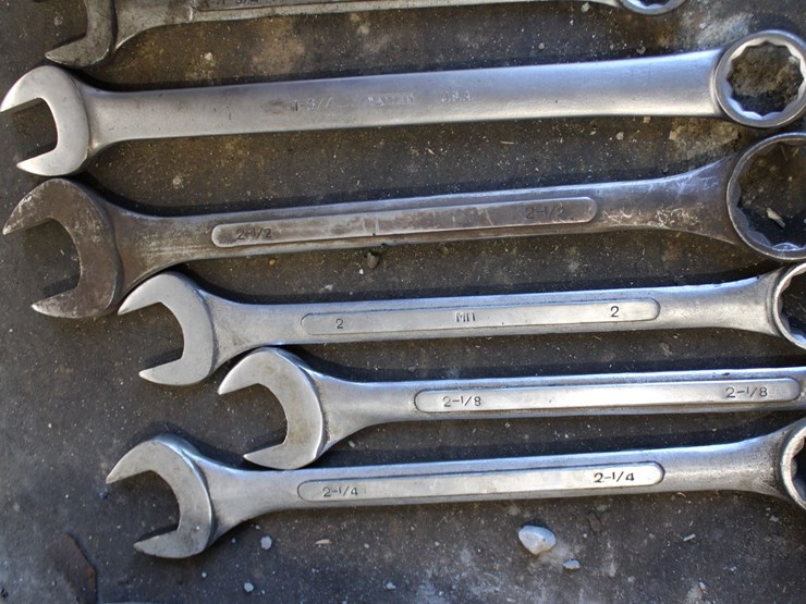 set-of-various-wrenches-image-3
