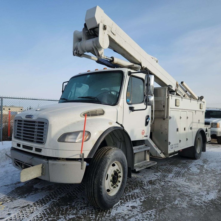 2009 FREIGHTLINER M2 106