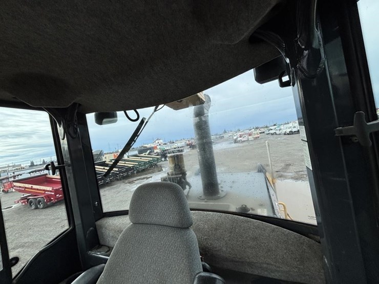 2005-deere-624j-image-45