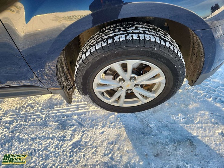 2017-chevrolet-equinox-lt-image-10