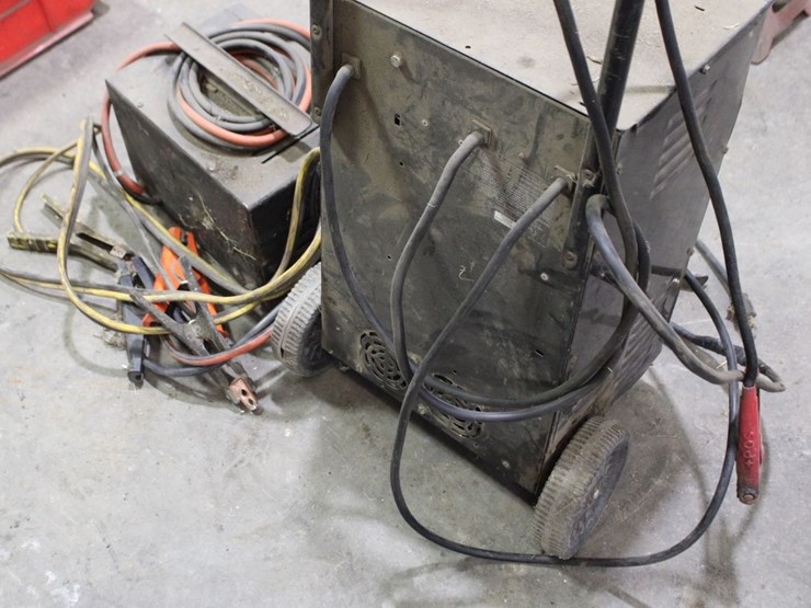 schumaker-and-sure-fine-battery-chargers-with-jumper-cables-image-2