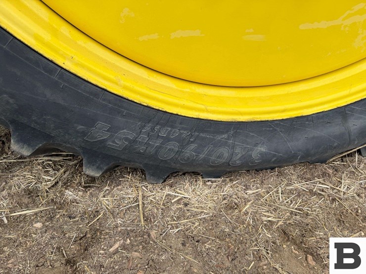 2016-john-deere-7290r-image-23