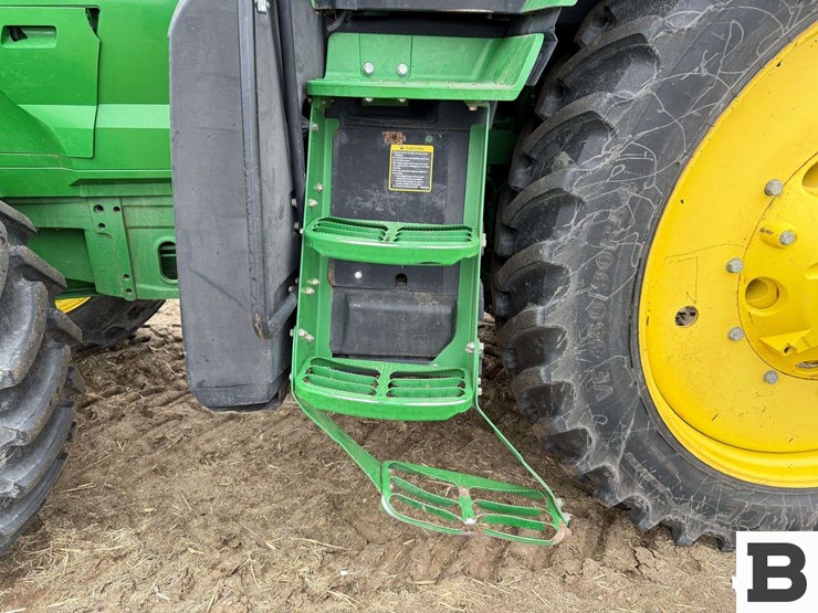 2012-john-deere-7215r-image-17