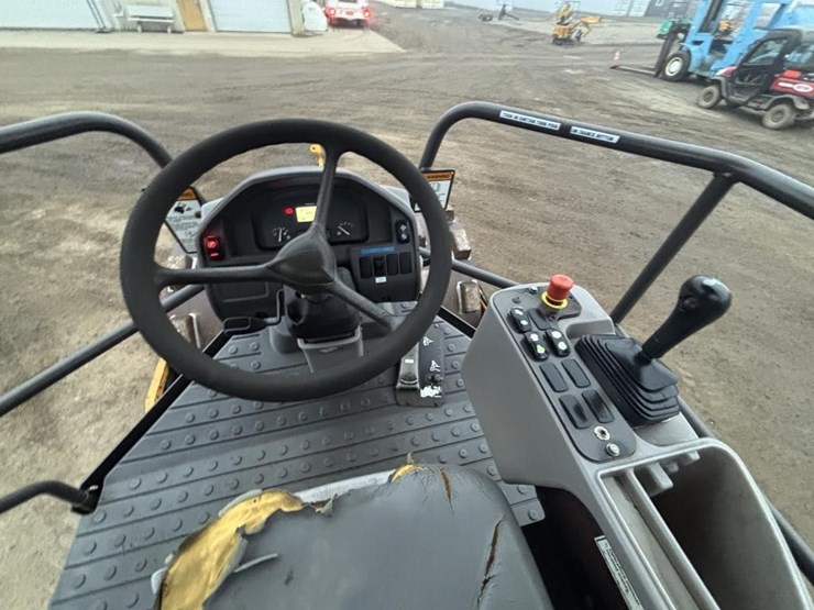 2013-volvo-sd75-image-22