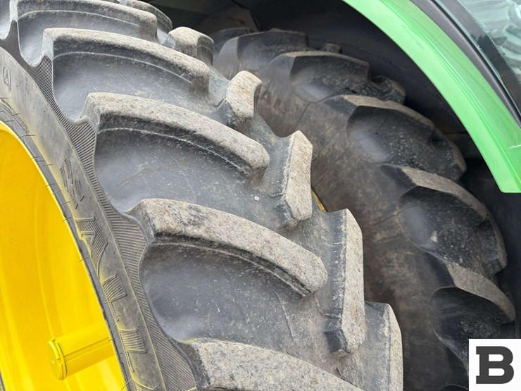 2012-john-deere-8335r-image-52