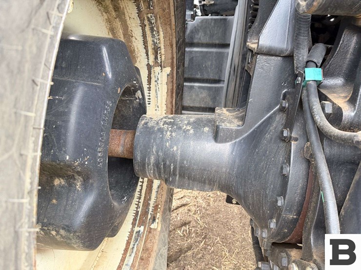 new-holland-t8.330-image-34