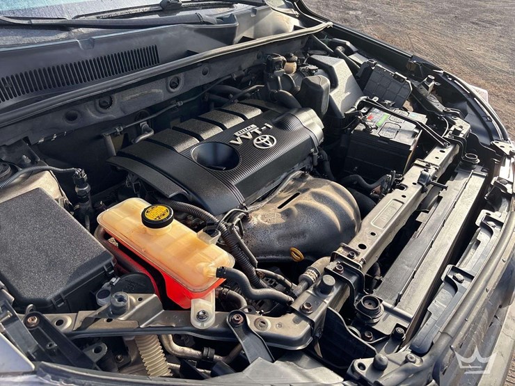 2010-toyota-rav4-image-8