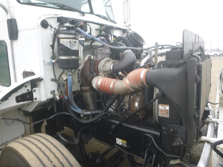 2011-peterbilt-337-image-20