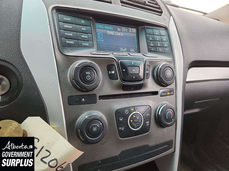 2013-ford-explorer-image-22