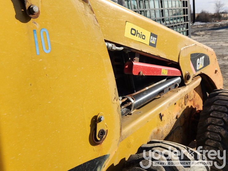 2011-caterpillar-236b3-image-18