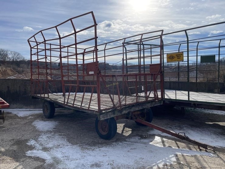 k-&-k-16'-hay-wagon-image-1