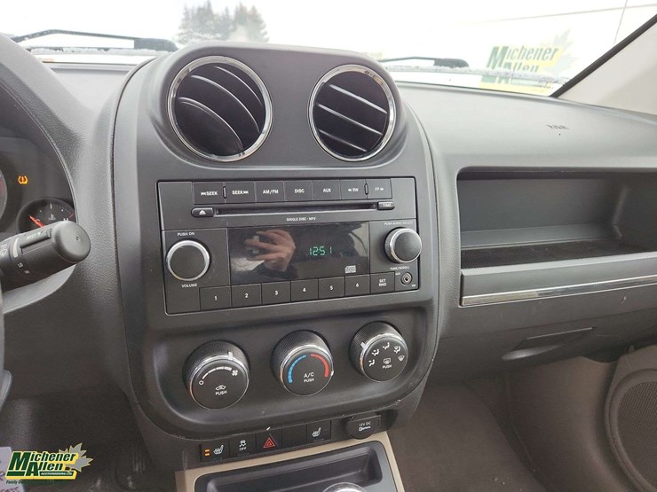 2010-jeep-compass-image-23