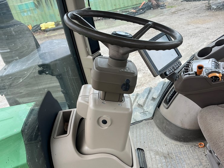 2014-john-deere-8370rt-image-44