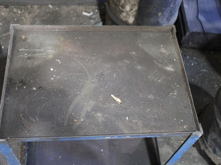 metal-shop-table-image-3