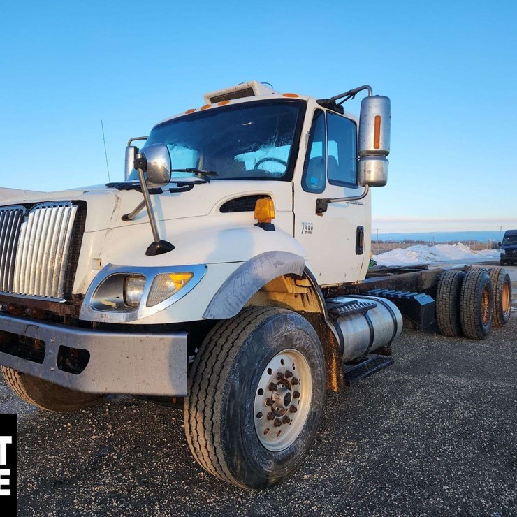 2005 INTERNATIONAL WORKSTAR 7400