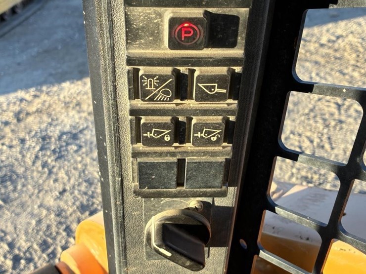 2019-manitou-1650rt-image-17