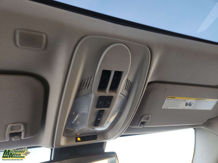 2017-chevrolet-equinox-lt-image-25