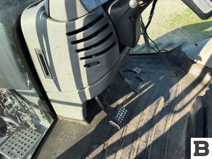 2003-challenger-mt755-image-54