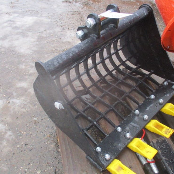 #6933 • Grid-Shaped Mini Excavator Bucket