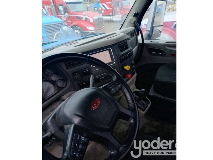 2018-peterbilt-567-image-5