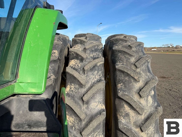 1997-john-deere-8300-image-23