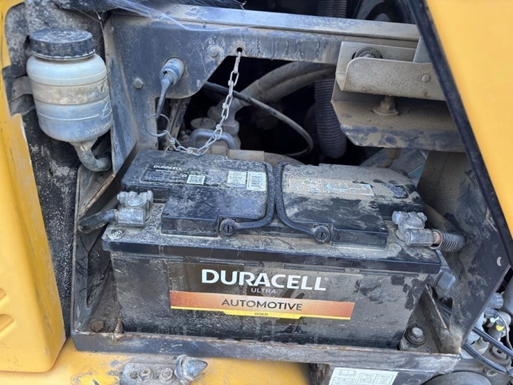 2012-volvo-l30b-image-38