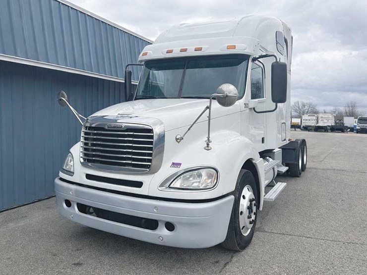 2014-caterpillar-c15-image-1