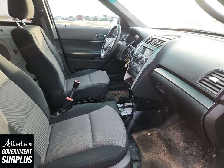 2013-ford-explorer-image-18