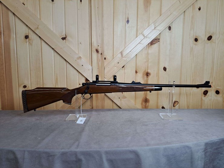 remington-model-700-.30-06-bolt-rifle-image-1
