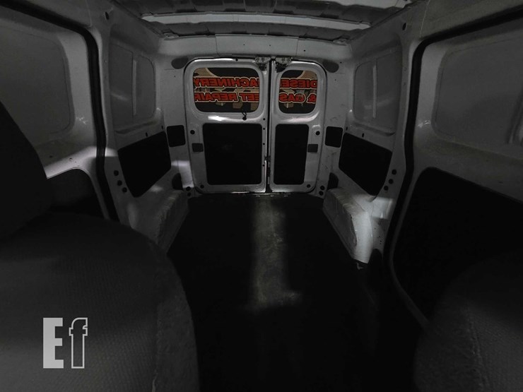 2014-nissan-nv200-image-15