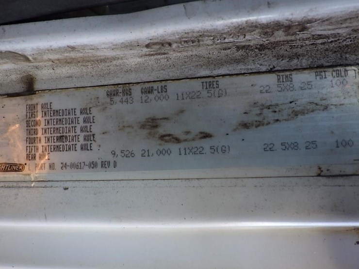 1997-freightliner-fl70-image-37