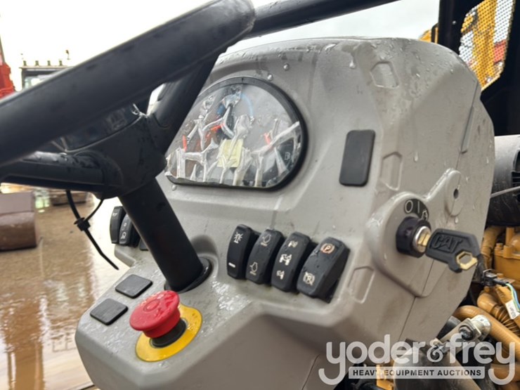 2024-caterpillar-cb2.7-image-25