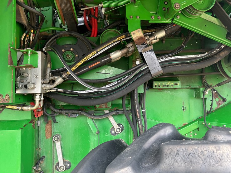 #38409-•-2014-john-deere-s680s-prwd-combine-image-39