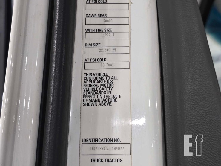 2017-kenworth-t880-image-40