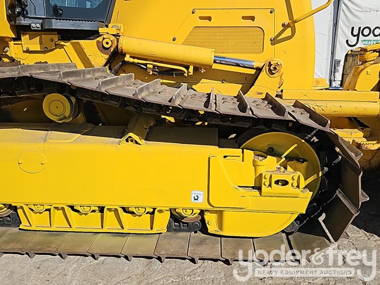 2023-komatsu-d71px-24-image-13